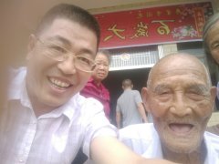 想知道百岁老人每天都干嘛吗